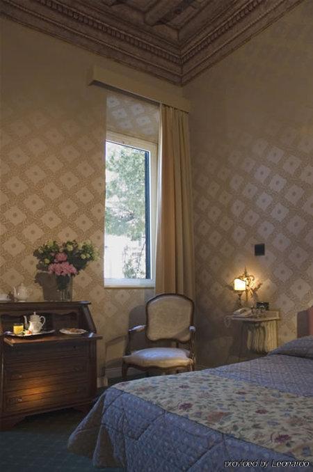 Hotel Richmond Roma Quarto foto